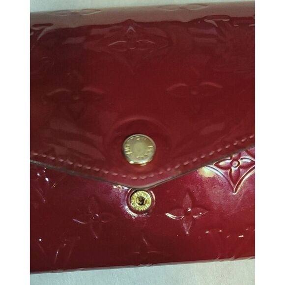 Louis Vuitton Cerise Monogram Vernis Sarah Wallet - Picture 5 of 12